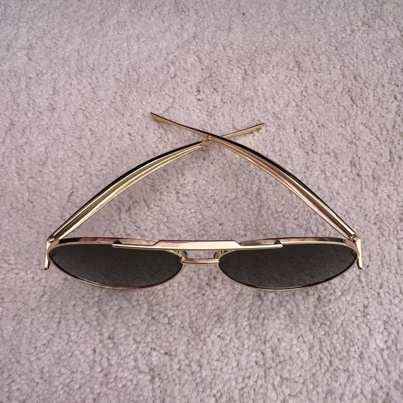 Oversized Aviator Sunglasses - Picture 5 of 5